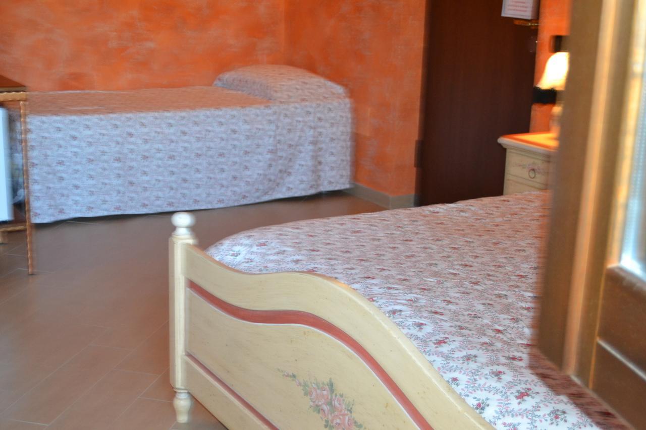 Resort Le Parisien Montecorvino Pugliano Esterno foto